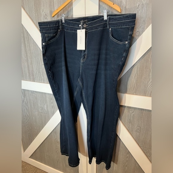 BloomChic Denim - B10.16. NWT Bloomchic High Rise Jeans 28